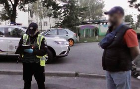 Сварка біля зупинки у Києві закінчилася стріляниною по дітях