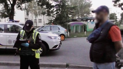 Сварка біля зупинки у Києві закінчилася стріляниною по дітях