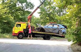 Авто за 17 млн вщент розбили у Києві через день після покупки