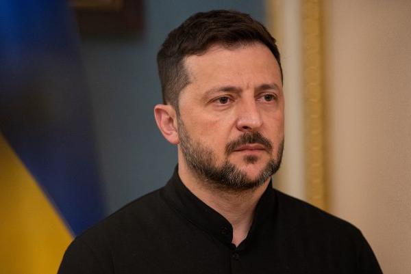 Президент Володимир Зеленський заявив, що українська армія не вийде з Донбасу, інакше, за його словами, це відкриє передумови для третьої війни й майбутнього наступу на інші регіони