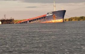 Судно з деталями для "шахедів" затонуло в порту "Оля" в Астраханській області