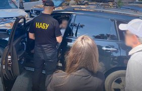 НАБУ затримало на хабарі "Слугу народу" Олексія Кузнєцова та ексголову Луганської ОВА Гайдая