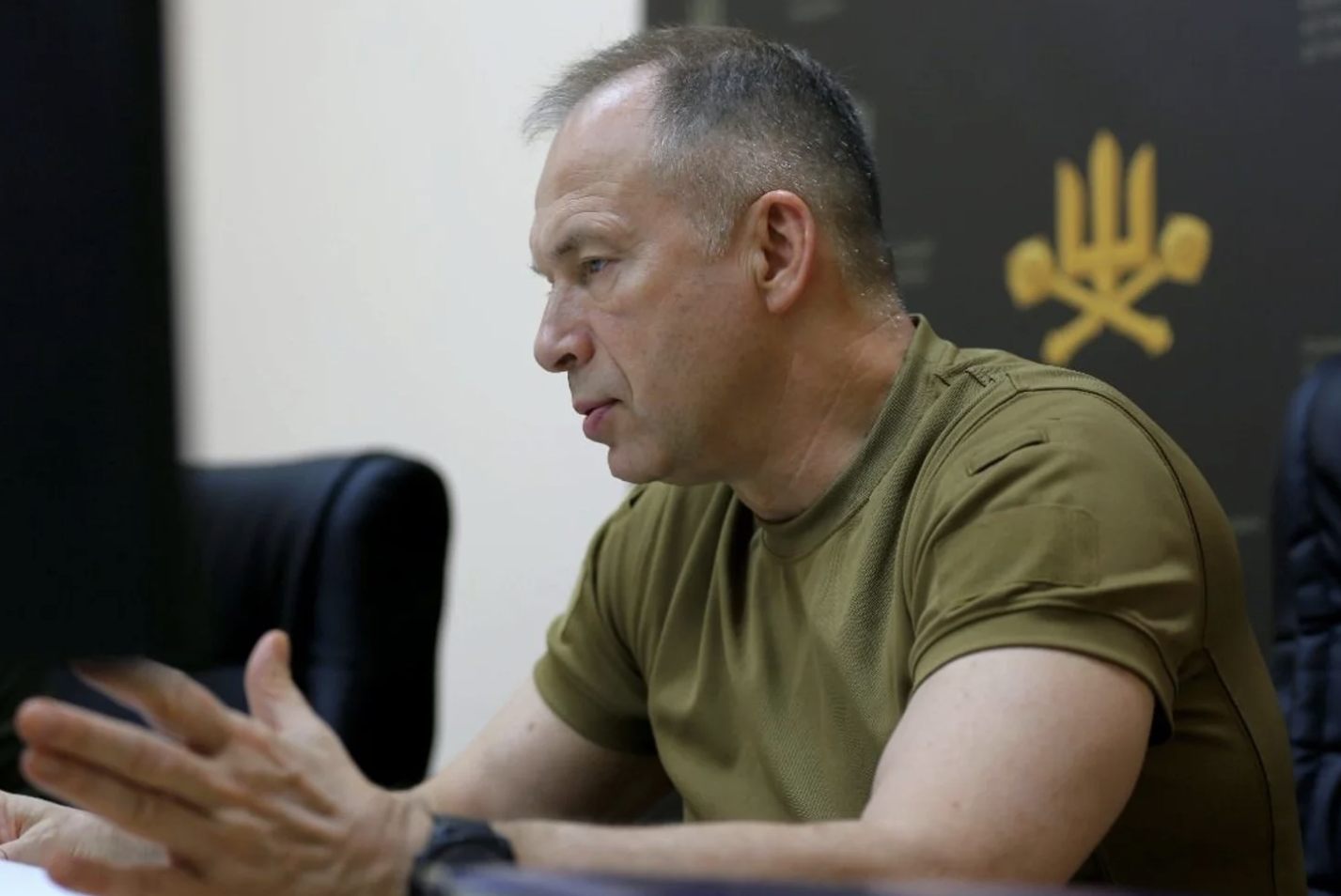 Головнокомандувач Збройних сил України Олександр Сирський повідомив, що російські війська для наступу використовують невеликі штурмові групи, застосовуючи тактику «тисячі порізів»