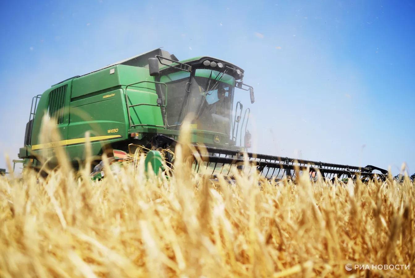 Українські аграрії зібрали 15 474 тис. тонн ранніх зернових та зернобобових культур станом на 1 серпня. Вже обмолочено вже 4 423,9 тис. га, що складає 39% засіяних площ зерновими та зернобобовими культурами.