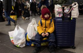 Одна з країн почала відмовляти українцям у постійному притулку