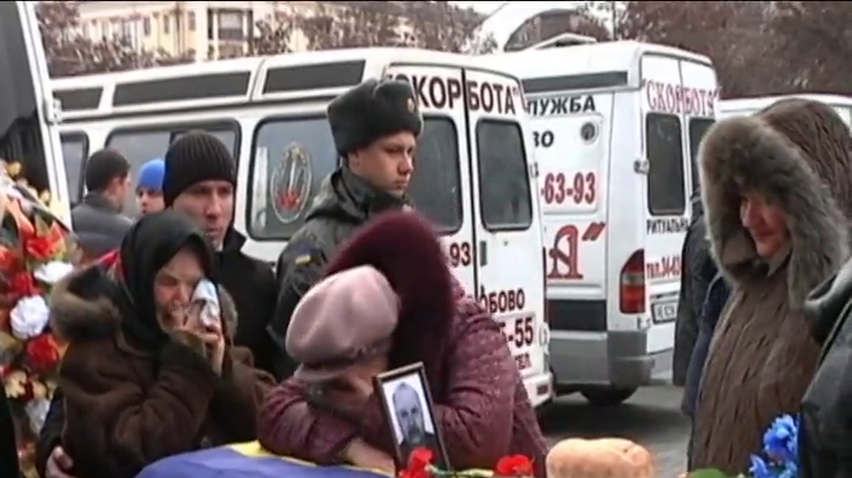 У Дніпропетровську воїнів поховали на Алеї безіменних героїв