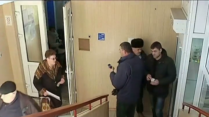В Черкасах змушують переплачувати за закордонні паспорти