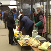 Обвал гривны: в Украине массово скупают продукты