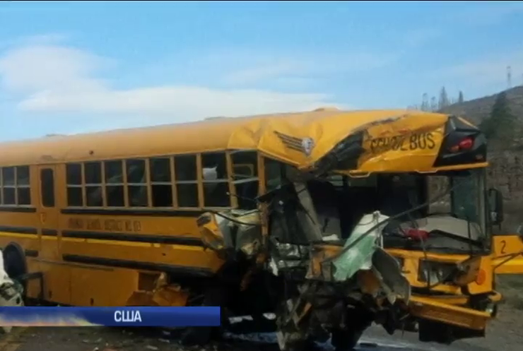43 дитини постраждали у ДТП зі шкільним автобусом у США