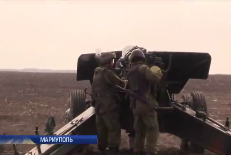 Под Мариуполем артиллеристы тренировались в стрельбе из "Гиацинтов"