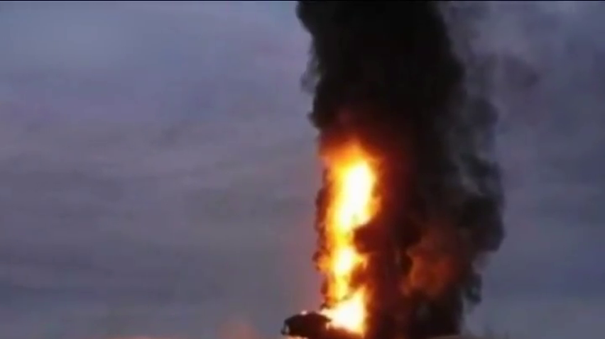 В Мексиканском заливе горит нефтяная платформа
