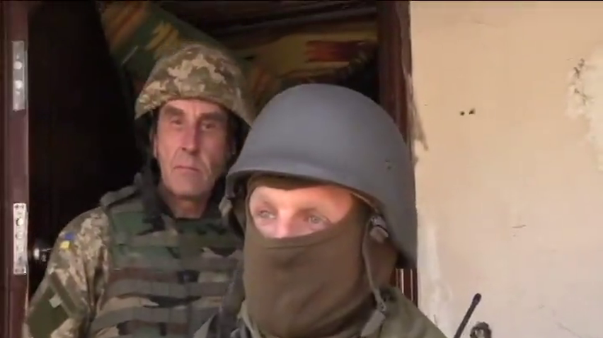 Пригород Донецка террористы атакуют гаубицами и танками (видео)