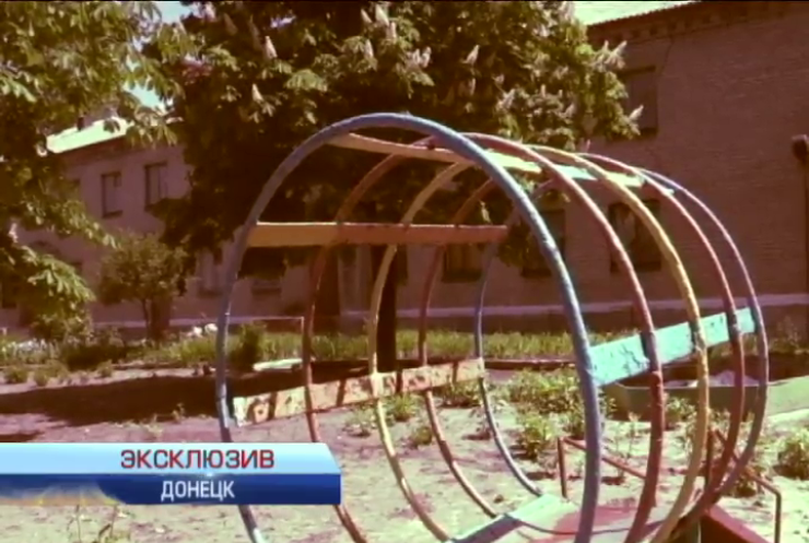 Последний рейс: людей из аэропорта Донецка год назад уводили под пулями (видео)
