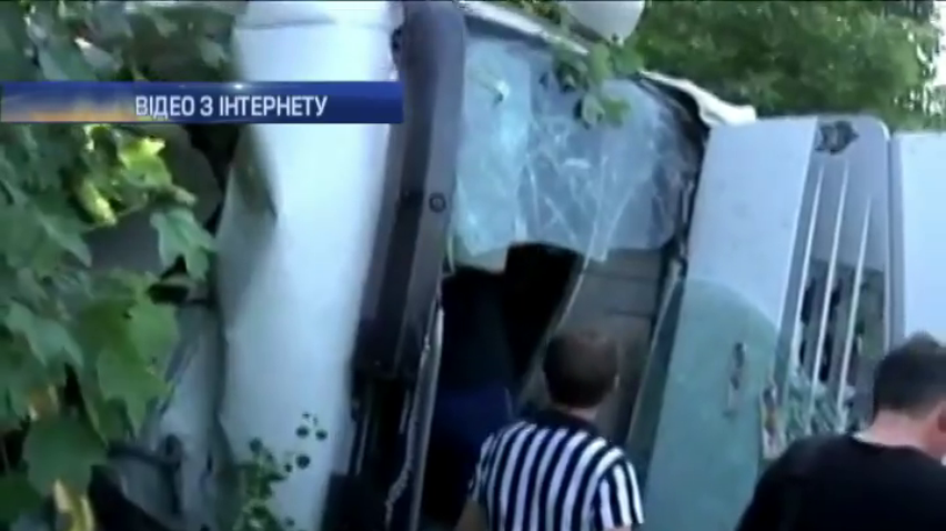 У ДТП на Одещині загинула людина, 9 - травмовані