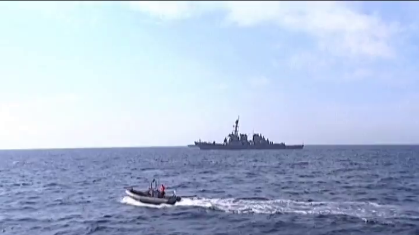 ВМС отогнали боевой корабль России от берегов Украины