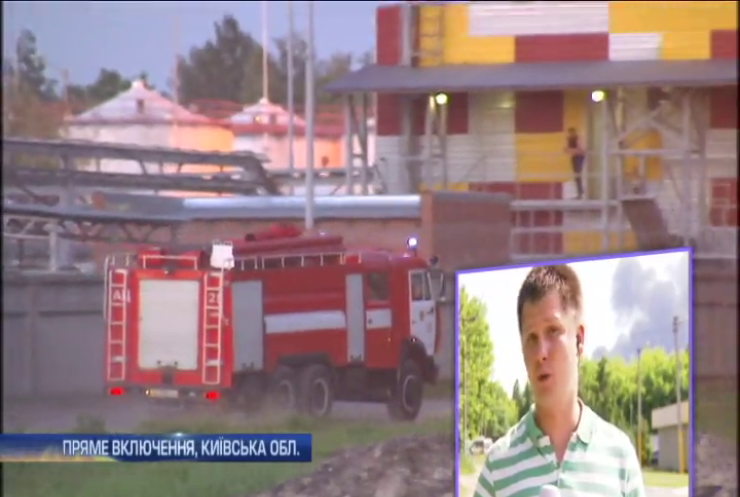 Військову частину під Васильковом захистили від пожежі валом (відео)