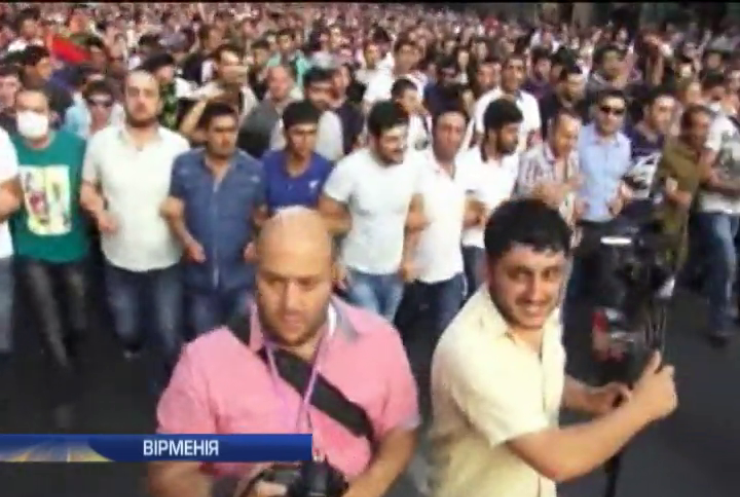 Мітинги у Вірменії перекинулись на Вандзор та Гюмрі (відео)
