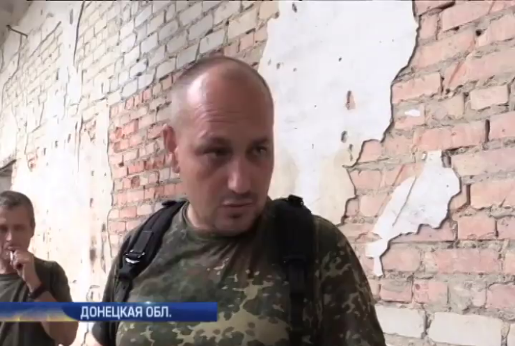 Враг под Донецком прикрывается пленными военными