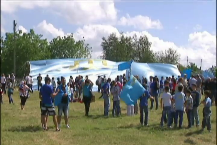 В Симферополе крымским татарам запретили даже помолиться в День флага