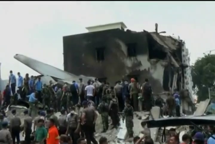 Рятувальники в Індонезії знайшли 91 загиблого в авіакатастрофі