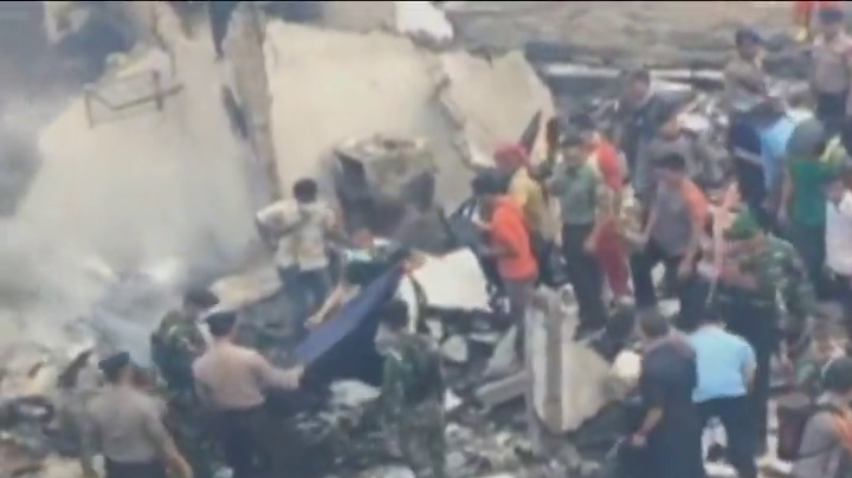 Кількість жертв авіакатастрофи в Індонезії зросла до 141