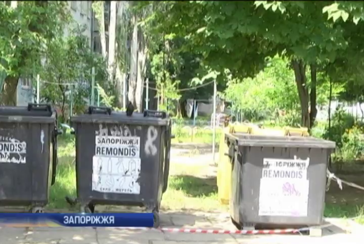 У Запоріжжі 23-річна матір викинула немовля у смітник