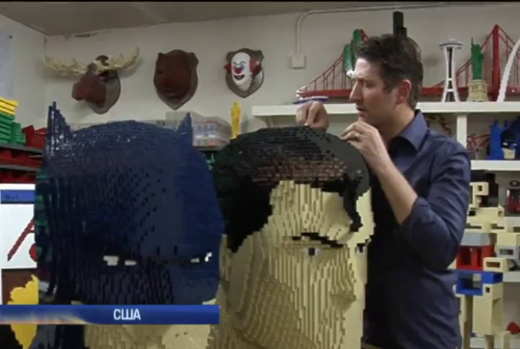 Скульптор зі США представив супергероїв з Лего