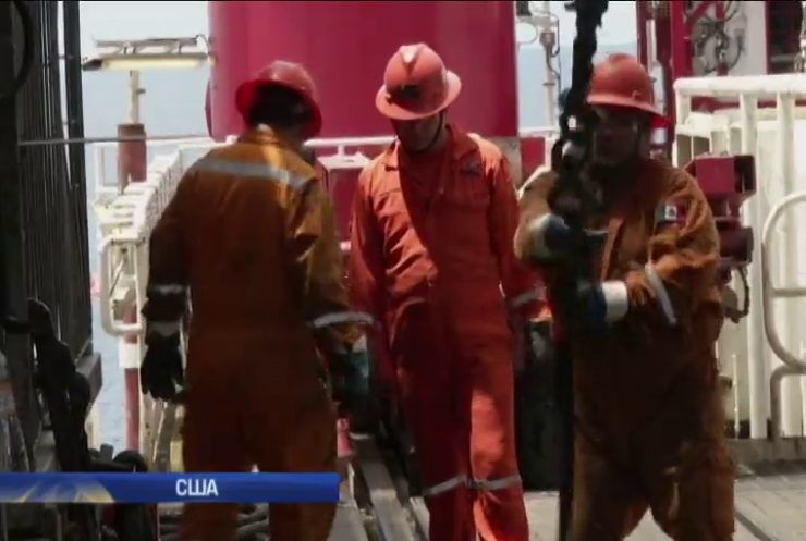 США могут обвалить цены на нефть своим топливом