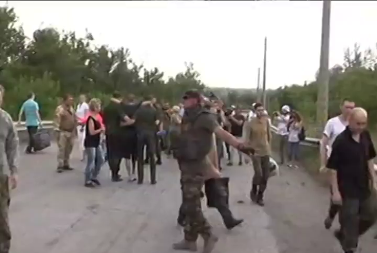 На Донбассе из плена освободили 9 военных