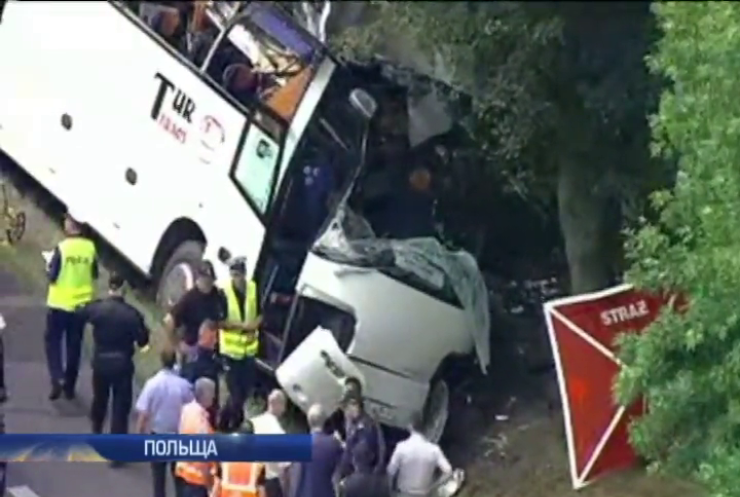 Водій автобуса з українцями у Польщі міг заснути за кермом 