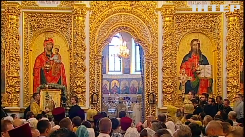 В Лавре отслужили литургию в честь Крещения Руси