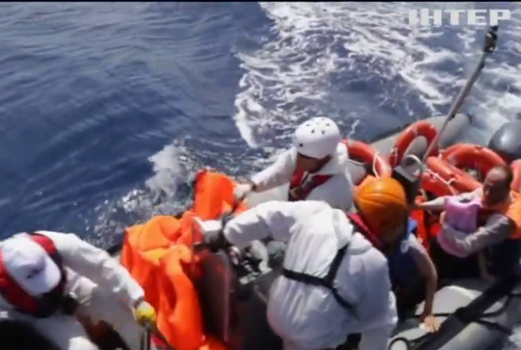 У Середземному морі затонуло судно із 200 мігрантами