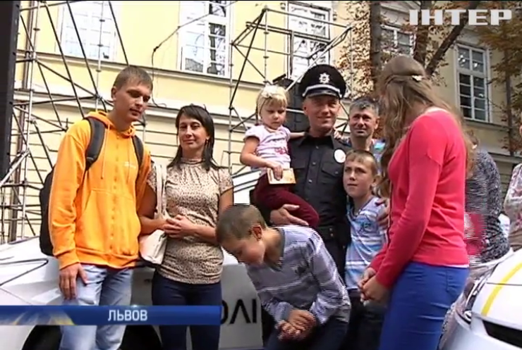 Новая полиция во Львове искоренит драки и кражи (видео)