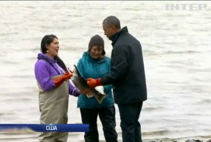 Обама прогулявся засніженою Аляскою