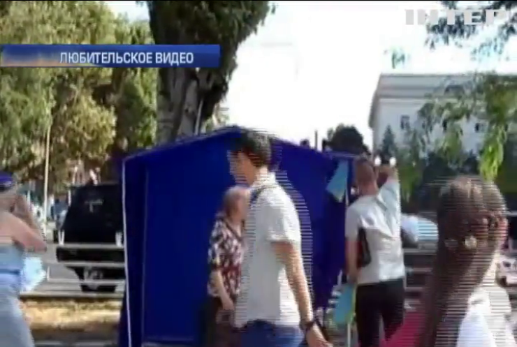 В Херсоне напали на волонтеров оппозиции