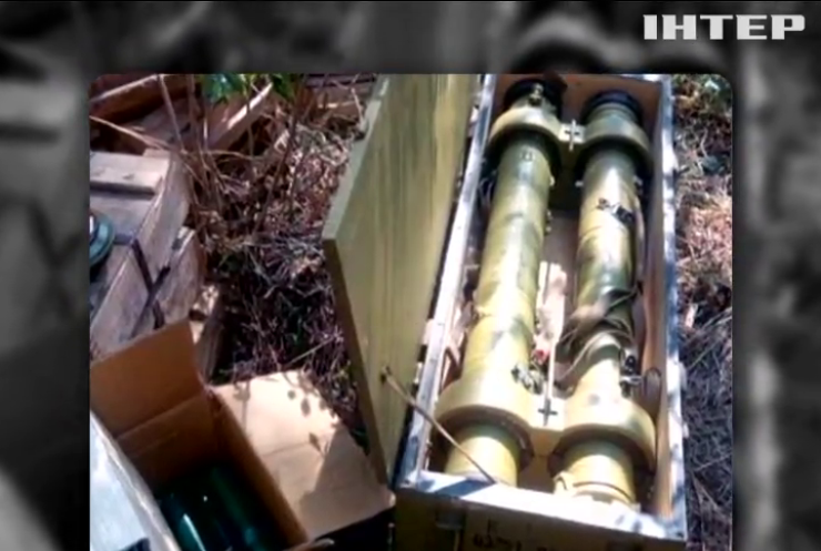 На Донеччині знайшли схованку з реактивними ракетами