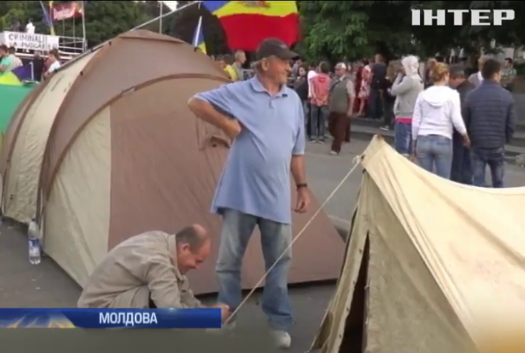 В Кишиневе протестующие установили палатки