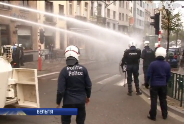 Протести фермерів у Брюсселі розганяли водометами