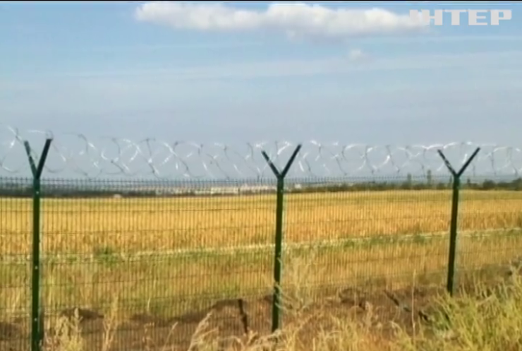 У соцмережах з’явилися фото паркану між Росією та ЛНР