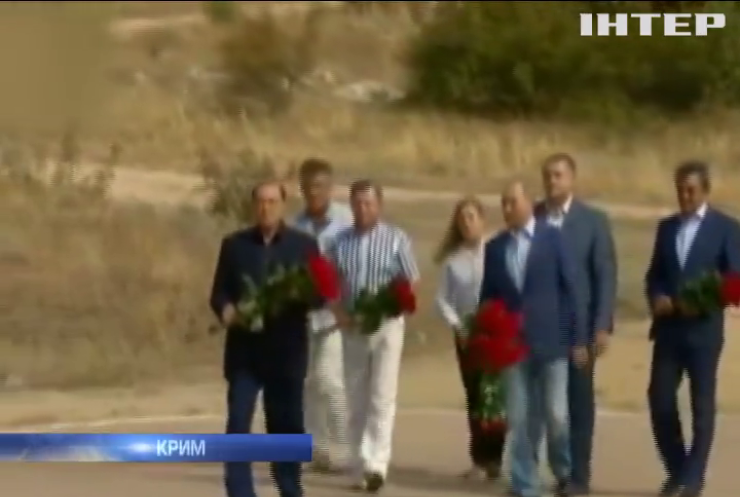 Путін подорожує із Сільвіо Берлусконі окупованим Кримом