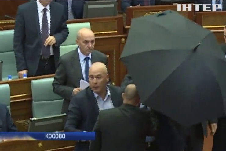 Опозиція закидала яйцями прем’єра Косова
