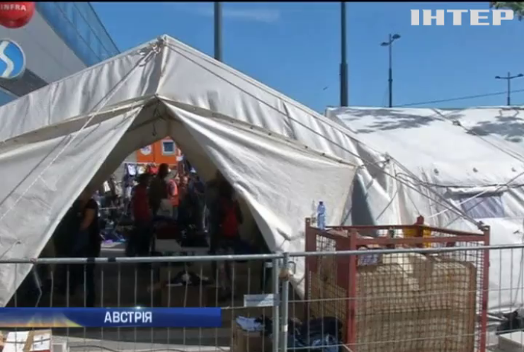 2 тисячі волонтерів допомагають біженцям у Відні