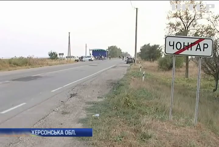 На кордоні з Кримом не лишилося жодної вантажівки