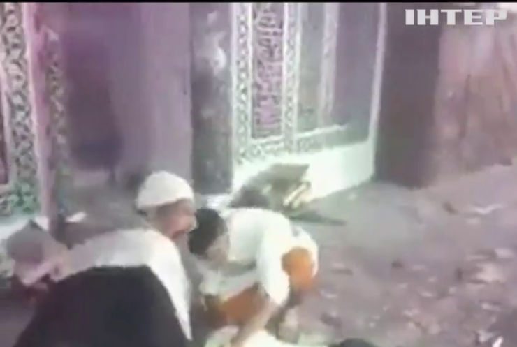 В Йемене террорист подорвал 25 человек во время молитвы