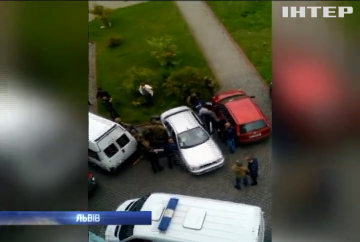 У Львові злочинців схопили перед пограбуванням інкасаторів