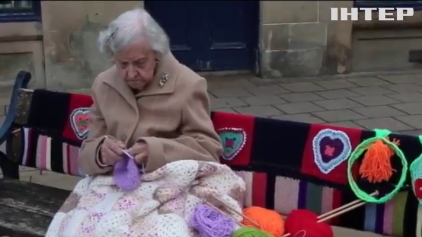 104-річна шотландка вразила світ в’язанням графіті (відео)