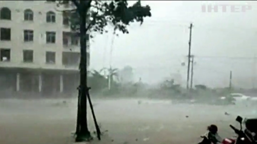 Китай накрило потужним тайфуном