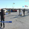 На кордоні із Кримом батальйони безпідставно затримують людей