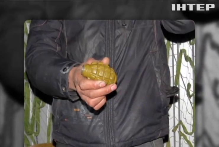 Жителя Красноармійського затримали з гранатою на блокпості