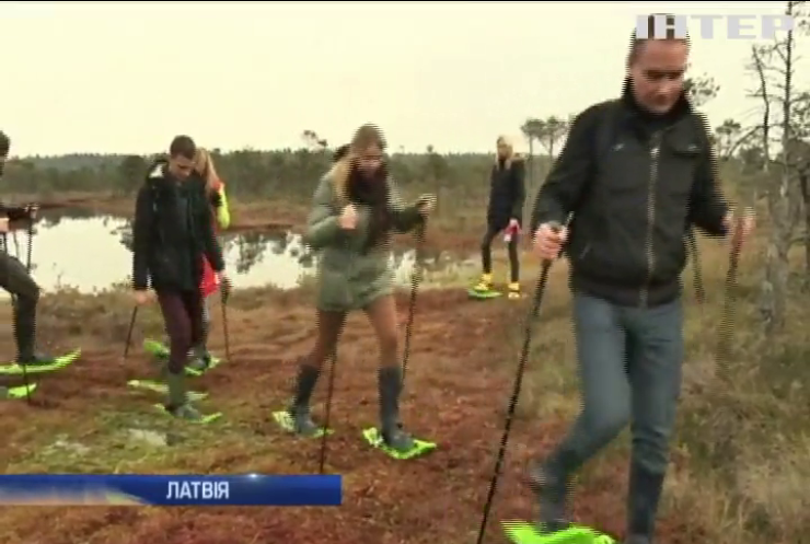 У Латвії винайшли взуття для прогулянок болотом
